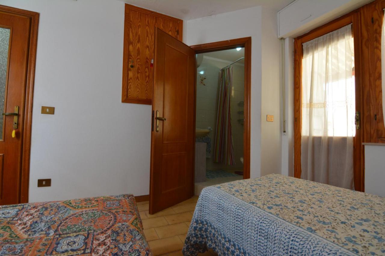 Casa Vacanze I Girasoli إيغليزياس المظهر الخارجي الصورة