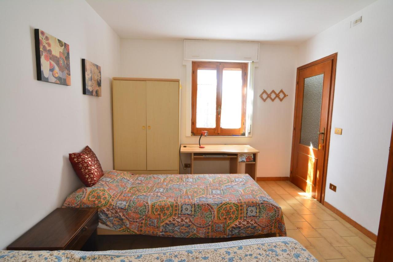 Casa Vacanze I Girasoli إيغليزياس المظهر الخارجي الصورة